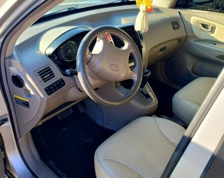 Хендай Туксон, объемом двигателя 20 л и пробегом 317 тыс. км за 7700 $, фото 10 на Automoto.ua