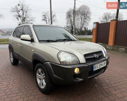 Хендай Туксон, объемом двигателя 2 л и пробегом 248 тыс. км за 7300 $, фото 1 на Automoto.ua