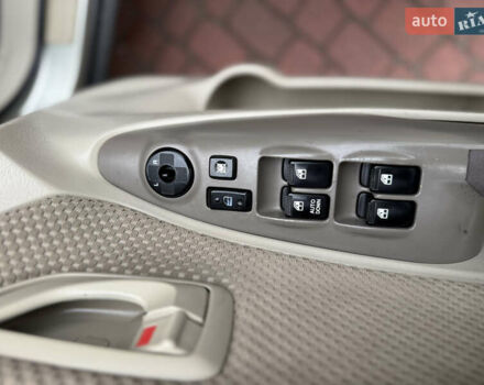 Хендай Туксон, объемом двигателя 2 л и пробегом 248 тыс. км за 7300 $, фото 9 на Automoto.ua