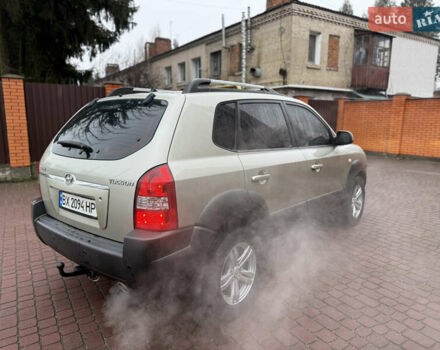 Хендай Туксон, объемом двигателя 2 л и пробегом 248 тыс. км за 7300 $, фото 3 на Automoto.ua