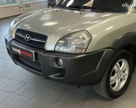 Хендай Туксон, объемом двигателя 2 л и пробегом 280 тыс. км за 7490 $, фото 4 на Automoto.ua