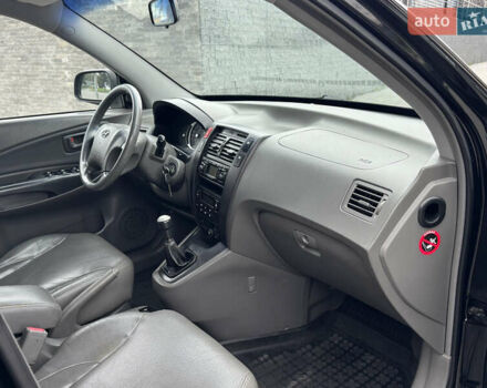 Хендай Туксон 2006 в Вознесенске на Automoto.ua Хендай Туксон, объемом двигателя 1.98 л и пробегом 228 тыс. км за 7700 $, фото 12 на Automoto.ua