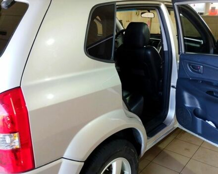 Хендай Туксон, об'ємом двигуна 2 л та пробігом 190 тис. км за 7000 $, фото 3 на Automoto.ua
