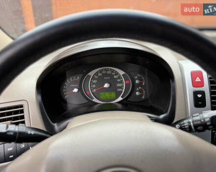 Хендай Туксон, объемом двигателя 2 л и пробегом 248 тыс. км за 7300 $, фото 18 на Automoto.ua
