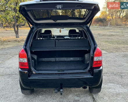 Хендай Туксон, объемом двигателя 2 л и пробегом 245 тыс. км за 7900 $, фото 21 на Automoto.ua