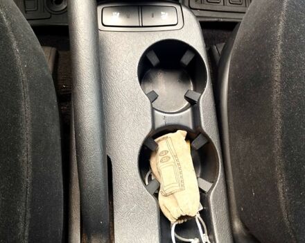 Хендай Туксон, объемом двигателя 2 л и пробегом 209 тыс. км за 8500 $, фото 7 на Automoto.ua