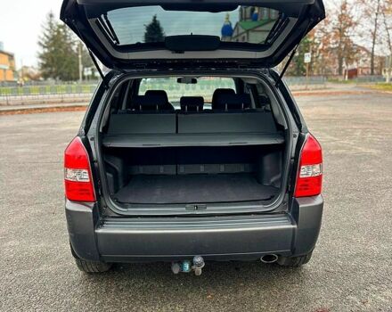 Хендай Туксон, об'ємом двигуна 2 л та пробігом 203 тис. км за 8100 $, фото 12 на Automoto.ua