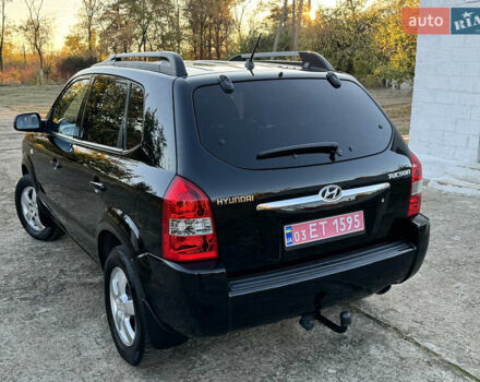 Хендай Туксон, объемом двигателя 2 л и пробегом 245 тыс. км за 7900 $, фото 8 на Automoto.ua