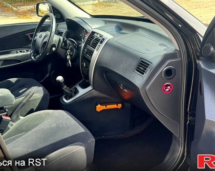 Хендай Туксон, объемом двигателя 2 л и пробегом 210 тыс. км за 8000 $, фото 5 на Automoto.ua