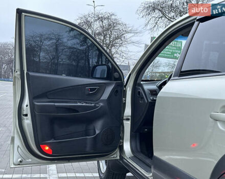 Хендай Туксон, объемом двигателя 0 л и пробегом 200 тыс. км за 7700 $, фото 40 на Automoto.ua