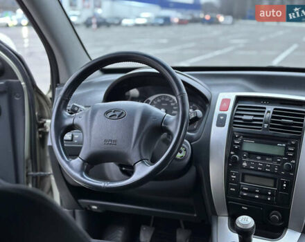 Хендай Туксон, объемом двигателя 0 л и пробегом 200 тыс. км за 7700 $, фото 45 на Automoto.ua