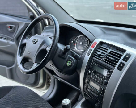 Хендай Туксон, объемом двигателя 0 л и пробегом 200 тыс. км за 7700 $, фото 38 на Automoto.ua