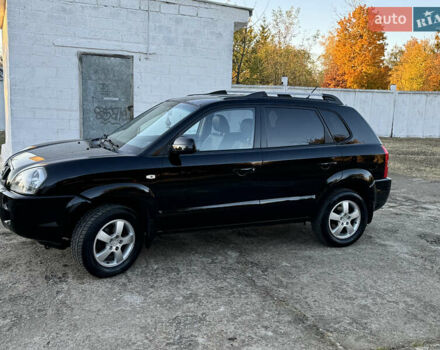 Хендай Туксон, объемом двигателя 2 л и пробегом 245 тыс. км за 7900 $, фото 6 на Automoto.ua