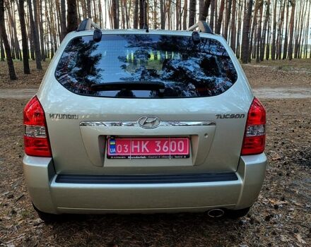 Хендай Туксон, объемом двигателя 1.6 л и пробегом 200 тыс. км за 8200 $, фото 2 на Automoto.ua