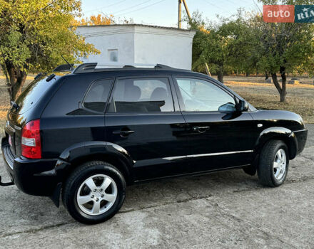 Хендай Туксон, объемом двигателя 2 л и пробегом 245 тыс. км за 7900 $, фото 10 на Automoto.ua