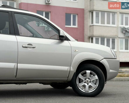 Хендай Туксон, об'ємом двигуна 1.98 л та пробігом 168 тис. км за 8899 $, фото 21 на Automoto.ua