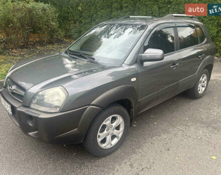 Хендай Туксон, объемом двигателя 2 л и пробегом 213 тыс. км за 8300 $, фото 1 на Automoto.ua