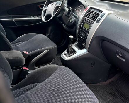 Хендай Туксон, объемом двигателя 2 л и пробегом 315 тыс. км за 7499 $, фото 5 на Automoto.ua