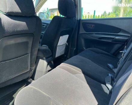 Хендай Туксон, объемом двигателя 2 л и пробегом 219 тыс. км за 8200 $, фото 6 на Automoto.ua