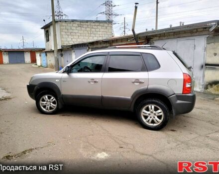 Хендай Туксон, объемом двигателя 2 л и пробегом 247 тыс. км за 8200 $, фото 2 на Automoto.ua