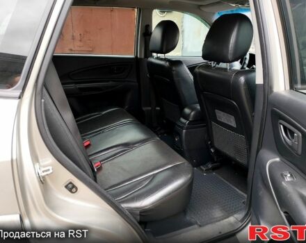 Хендай Туксон, объемом двигателя 2 л и пробегом 247 тыс. км за 8200 $, фото 5 на Automoto.ua