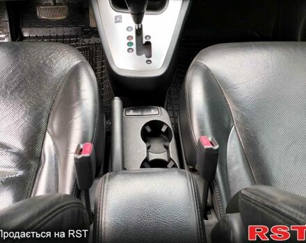 Хендай Туксон, объемом двигателя 2 л и пробегом 247 тыс. км за 8200 $, фото 7 на Automoto.ua