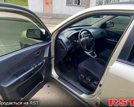 Хендай Туксон, объемом двигателя 2 л и пробегом 226 тыс. км за 7950 $, фото 4 на Automoto.ua