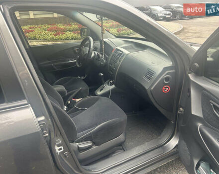 Хендай Туксон, объемом двигателя 2 л и пробегом 213 тыс. км за 8300 $, фото 8 на Automoto.ua