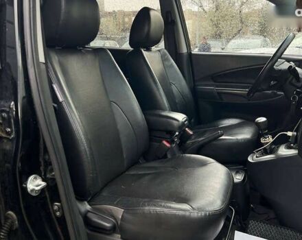 Хендай Туксон, объемом двигателя 2 л и пробегом 244 тыс. км за 9200 $, фото 21 на Automoto.ua