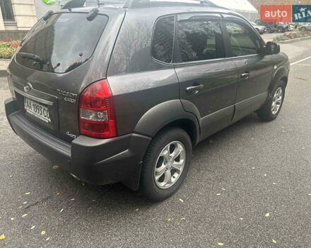 Хендай Туксон, объемом двигателя 2 л и пробегом 213 тыс. км за 8300 $, фото 3 на Automoto.ua