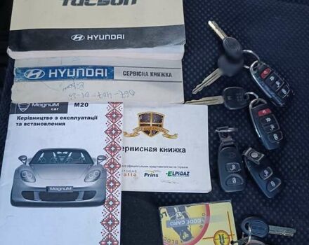 Хендай Туксон, об'ємом двигуна 1.98 л та пробігом 288 тис. км за 7800 $, фото 2 на Automoto.ua