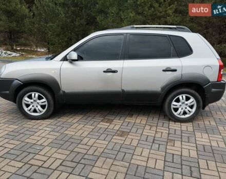 Хендай Туксон, объемом двигателя 2 л и пробегом 250 тыс. км за 7500 $, фото 6 на Automoto.ua