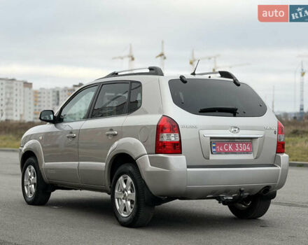 Хендай Туксон, об'ємом двигуна 1.98 л та пробігом 168 тис. км за 8899 $, фото 4 на Automoto.ua