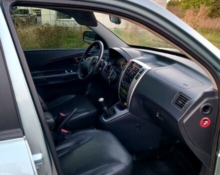 Хендай Туксон, объемом двигателя 2 л и пробегом 145 тыс. км за 7100 $, фото 5 на Automoto.ua