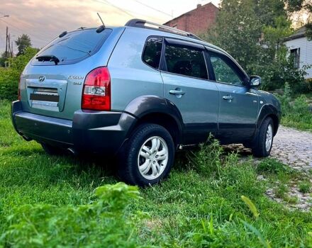 Хендай Туксон, объемом двигателя 2 л и пробегом 315 тыс. км за 7499 $, фото 6 на Automoto.ua