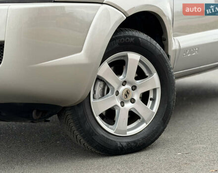 Хендай Туксон, об'ємом двигуна 1.98 л та пробігом 168 тис. км за 8899 $, фото 27 на Automoto.ua