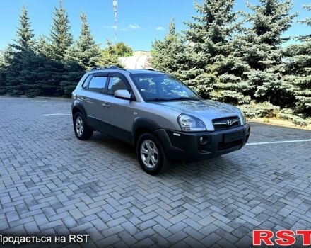 Хендай Туксон, объемом двигателя 2 л и пробегом 198 тыс. км за 8950 $, фото 4 на Automoto.ua