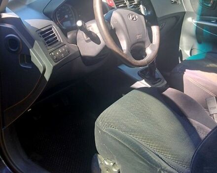 Хендай Туксон, объемом двигателя 2 л и пробегом 287 тыс. км за 8900 $, фото 5 на Automoto.ua