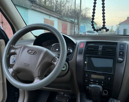 Хендай Туксон, объемом двигателя 2 л и пробегом 360 тыс. км за 6300 $, фото 15 на Automoto.ua