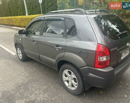 Хендай Туксон, объемом двигателя 2 л и пробегом 213 тыс. км за 8300 $, фото 4 на Automoto.ua