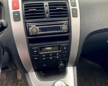 Хендай Туксон, объемом двигателя 2 л и пробегом 192 тыс. км за 4150 $, фото 3 на Automoto.ua