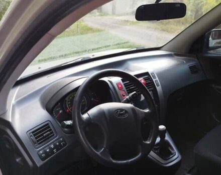 Хендай Туксон, объемом двигателя 2 л и пробегом 255 тыс. км за 7950 $, фото 4 на Automoto.ua