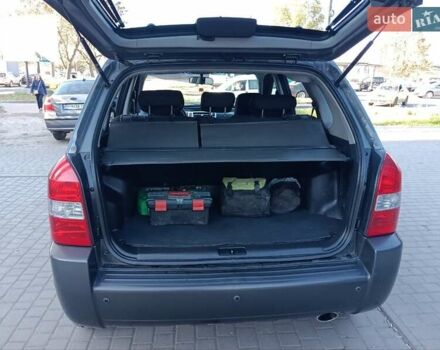 Хендай Туксон, объемом двигателя 2 л и пробегом 216 тыс. км за 8200 $, фото 8 на Automoto.ua