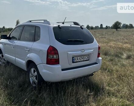 Хендай Туксон, объемом двигателя 2 л и пробегом 280 тыс. км за 7900 $, фото 2 на Automoto.ua