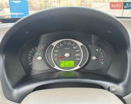 Хендай Туксон, объемом двигателя 2 л и пробегом 163 тыс. км за 8300 $, фото 18 на Automoto.ua