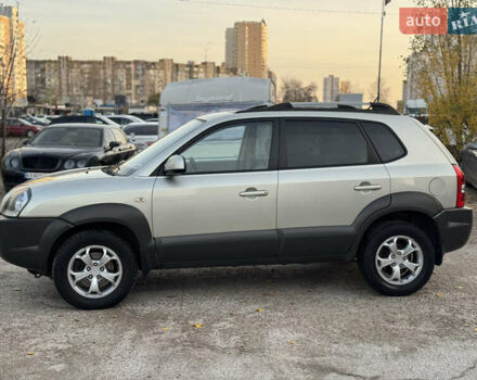 Хендай Туксон, объемом двигателя 2 л и пробегом 163 тыс. км за 8300 $, фото 6 на Automoto.ua