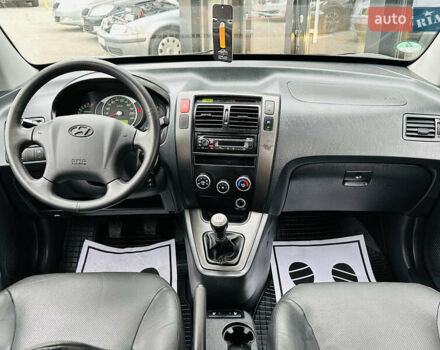 Хендай Туксон, объемом двигателя 2 л и пробегом 190 тыс. км за 8900 $, фото 21 на Automoto.ua