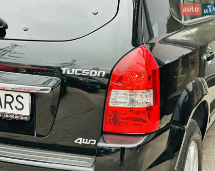 Хендай Туксон, объемом двигателя 2 л и пробегом 190 тыс. км за 8900 $, фото 5 на Automoto.ua