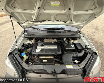 Хендай Туксон, объемом двигателя 2 л и пробегом 213 тыс. км за 8000 $, фото 7 на Automoto.ua