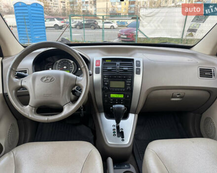 Хендай Туксон, объемом двигателя 2 л и пробегом 163 тыс. км за 8300 $, фото 14 на Automoto.ua